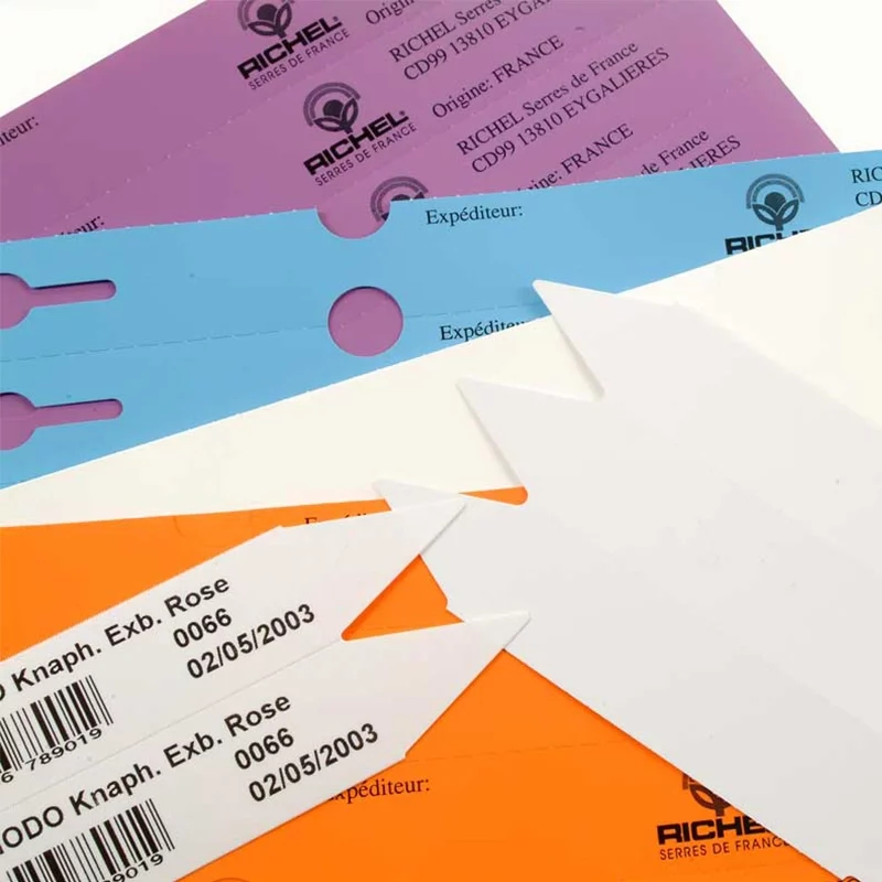 Étiquettes à boucle